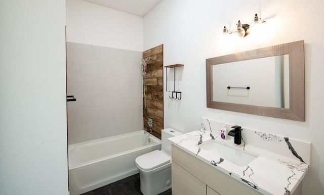 216 Monterrey Road W, Montgomery, TX 77356