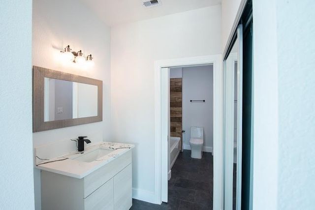 216 Monterrey Road W, Montgomery, TX 77356