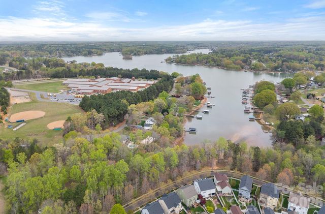 176 Water Oak Drive, Mooresville, NC 28117