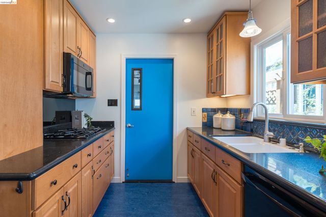 5437 Poinsett Ave, El Cerrito, CA 94530