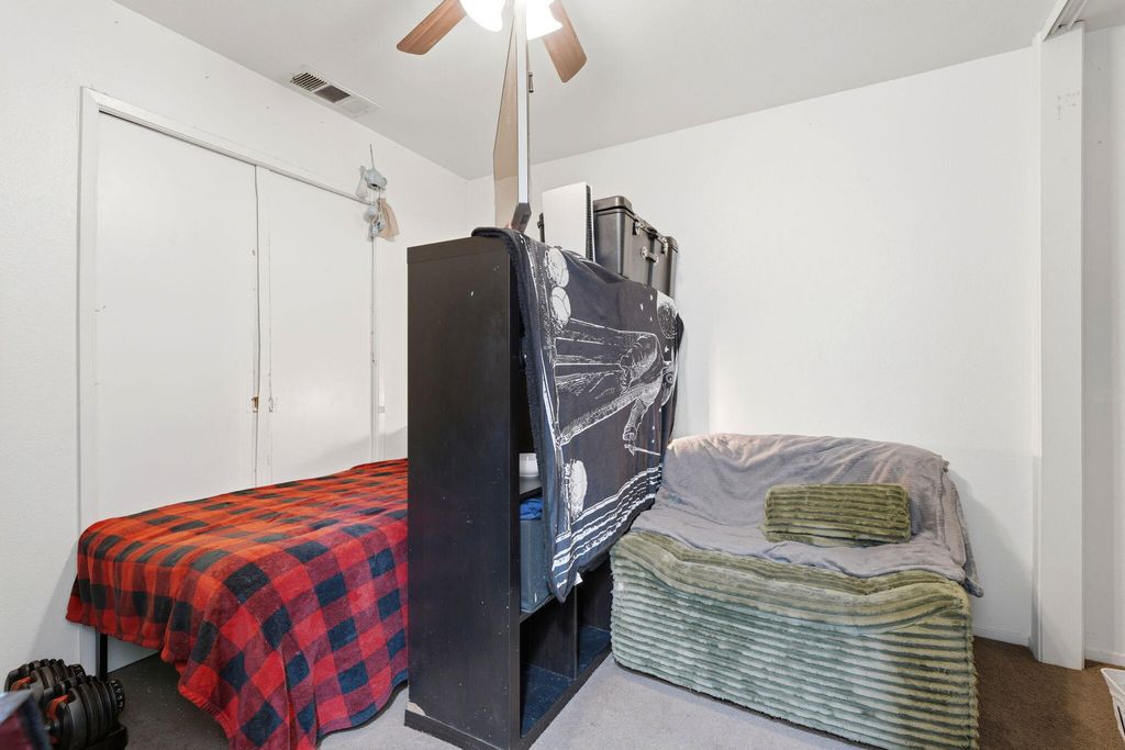 Image 16 of property listing at 2301 N 10th Avenue, Hanford, CA 93230