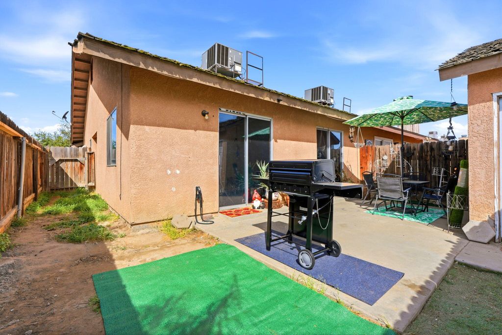 Image 27 of property listing at 2301 N 10th Avenue, Hanford, CA 93230