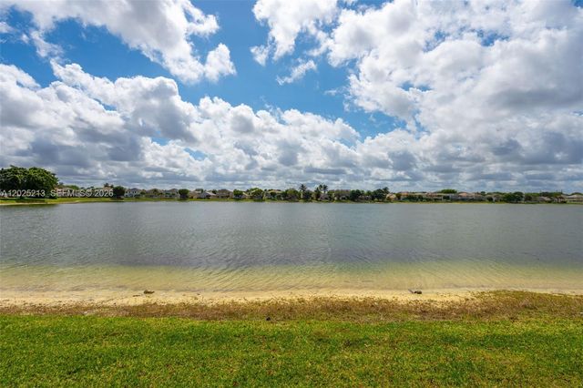 116 Berenger Walk, Royal Palm Beach, FL 33414
