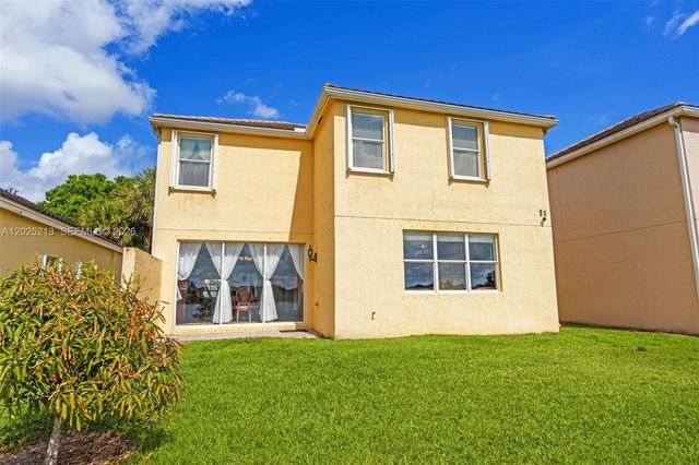 116 Berenger Walk, Royal Palm Beach, FL 33414