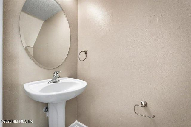 8423 THORNBUSH Court, Jacksonville, FL 32216
