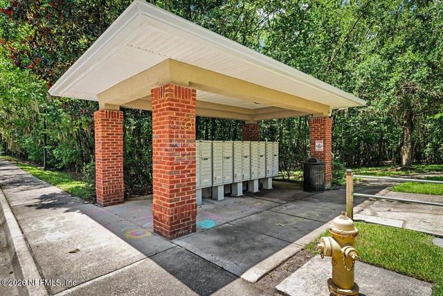 8423 THORNBUSH Court, Jacksonville, FL 32216