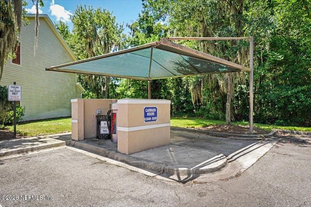 8423 THORNBUSH Court, Jacksonville, FL 32216