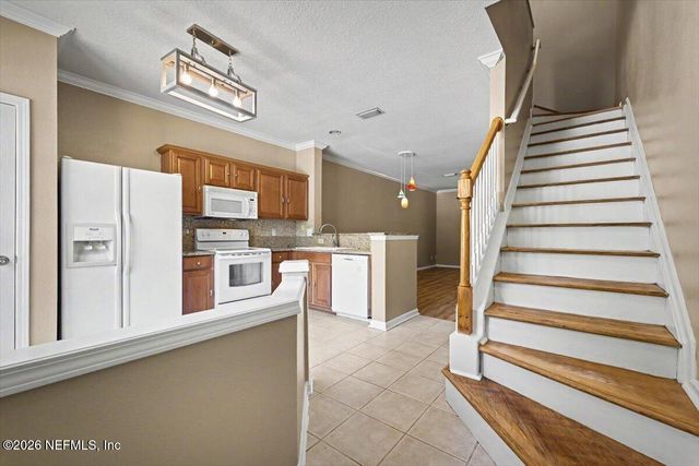8423 THORNBUSH Court, Jacksonville, FL 32216