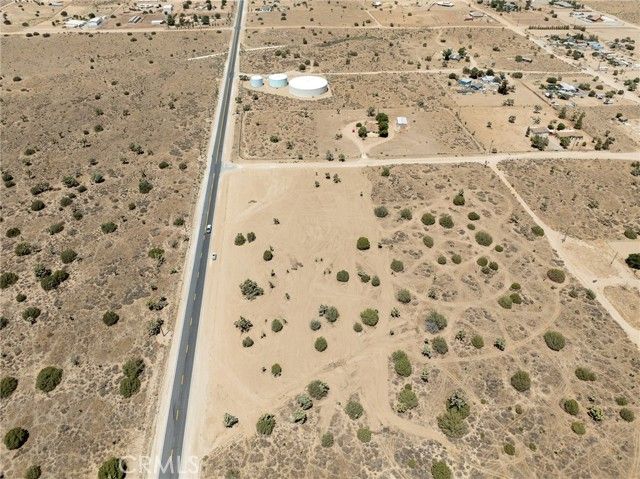 11 Caughlin Road, Phelan, CA 92371