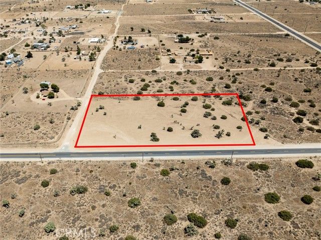 11 Caughlin Road, Phelan, CA 92371