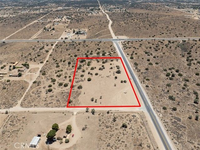 11 Caughlin Road, Phelan, CA 92371