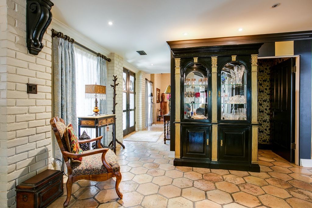 Image 16 of property listing at 1525 Paseo De Vaca Street, San Angelo, TX 76901