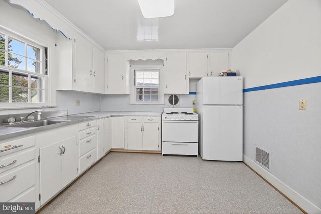 221 NORTH BLVD, Salisbury, MD 21801