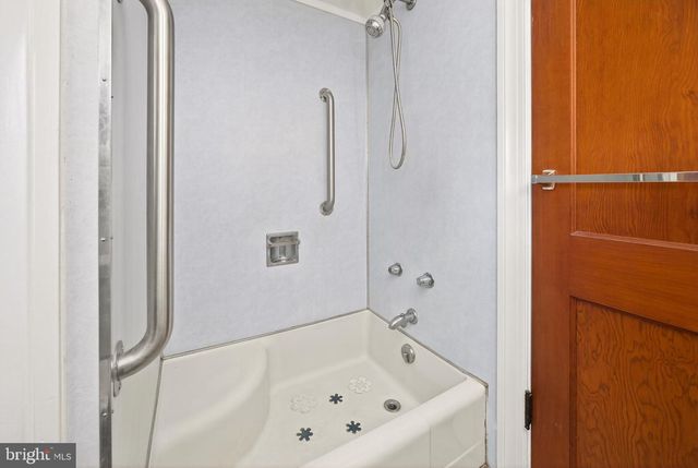 221 NORTH BLVD, Salisbury, MD 21801