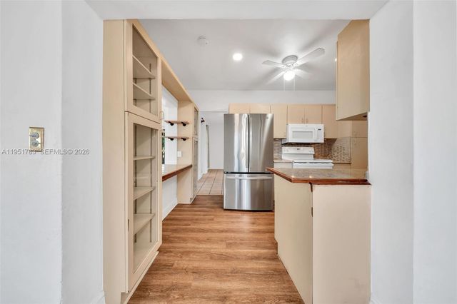 1624 NE 175th St, North Miami Beach, FL 33162