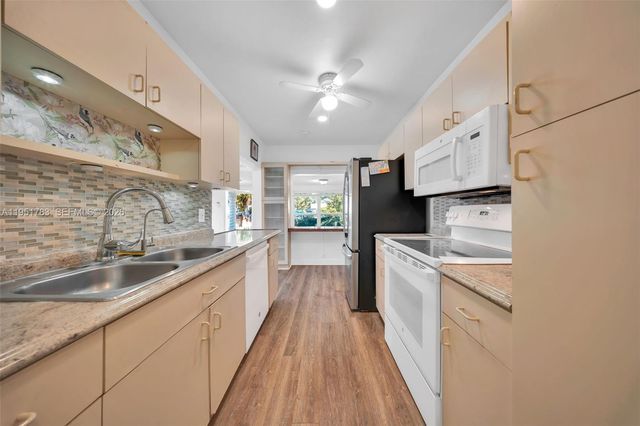 1624 NE 175th St, North Miami Beach, FL 33162