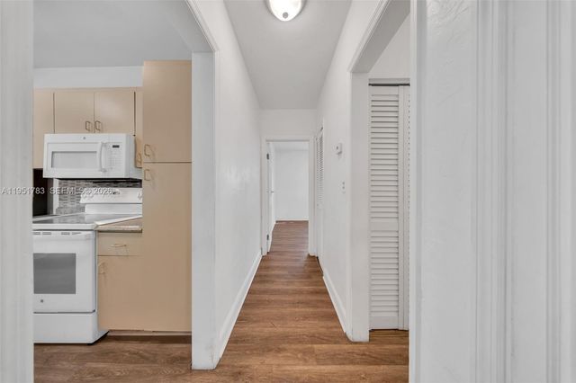 1624 NE 175th St, North Miami Beach, FL 33162