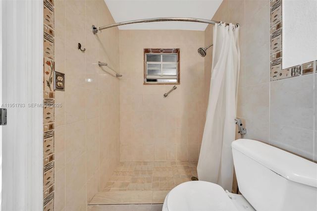 1624 NE 175th St, North Miami Beach, FL 33162