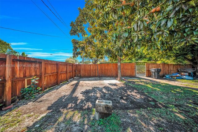 1624 NE 175th St, North Miami Beach, FL 33162