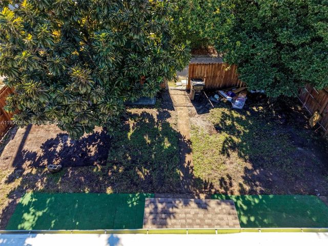 1624 NE 175th St, North Miami Beach, FL 33162