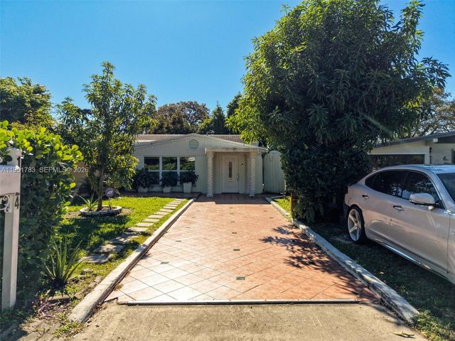 1624 NE 175th St, North Miami Beach, FL 33162