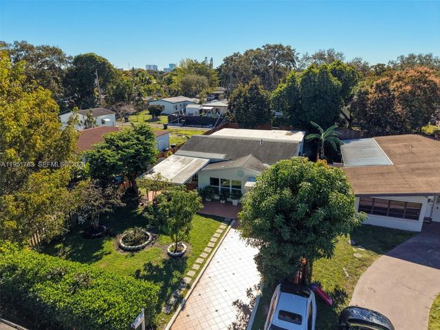 1624 NE 175th St, North Miami Beach, FL 33162