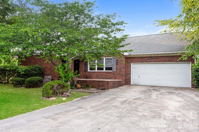 18805 Bluff Point Road B, Cornelius, NC 28031