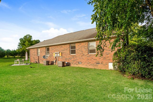 18805 Bluff Point Road B, Cornelius, NC 28031