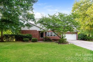 18805 Bluff Point Road B, Cornelius, NC 28031