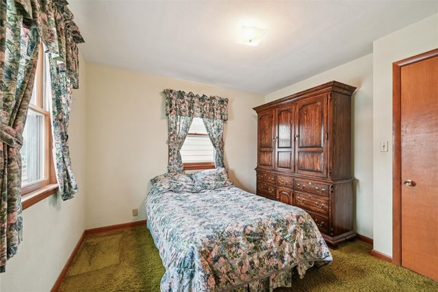 361 31st Street NW, Cedar Rapids, IA 52405