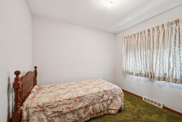 361 31st Street NW, Cedar Rapids, IA 52405