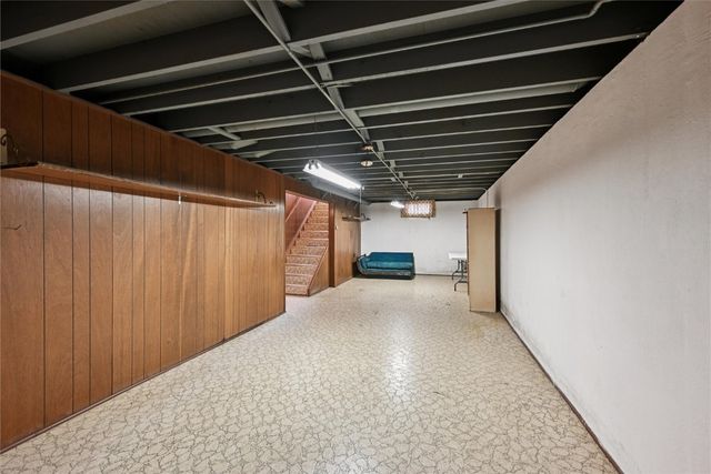 361 31st Street NW, Cedar Rapids, IA 52405