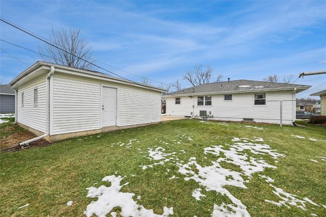 361 31st Street NW, Cedar Rapids, IA 52405