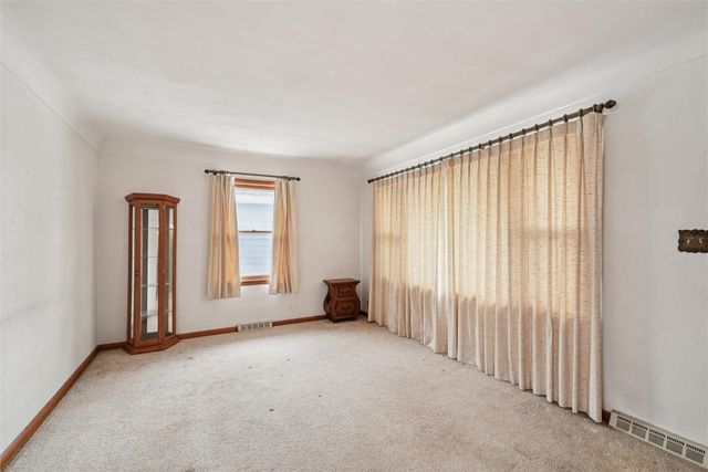 361 31st Street NW, Cedar Rapids, IA 52405