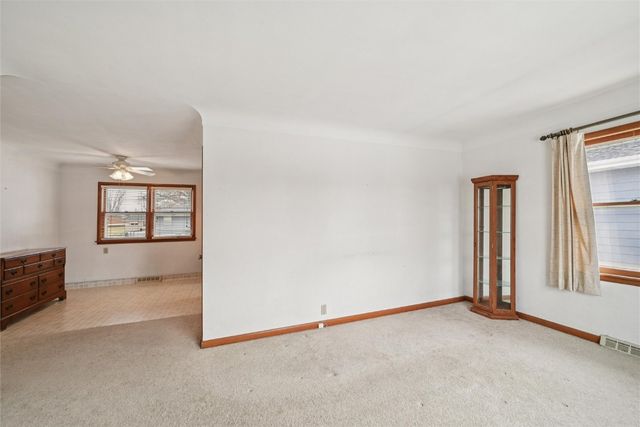 361 31st Street NW, Cedar Rapids, IA 52405