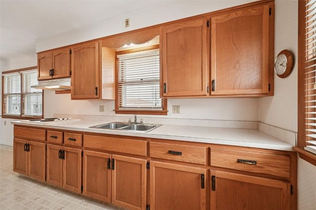 361 31st Street NW, Cedar Rapids, IA 52405