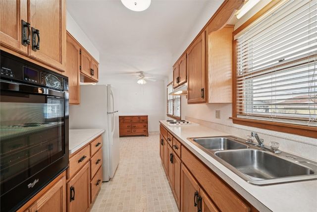 361 31st Street NW, Cedar Rapids, IA 52405