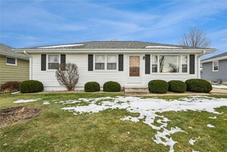 361 31st Street NW, Cedar Rapids, IA 52405