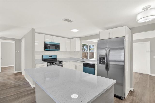 12801 COLLEGE HILL DRIVE, Hudson, FL 34667