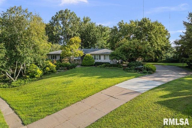 3210 QUAIL RIDGE Road, Bettendorf, IA 52722