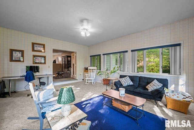 3210 QUAIL RIDGE Road, Bettendorf, IA 52722