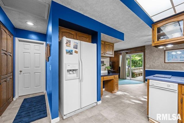 3210 QUAIL RIDGE Road, Bettendorf, IA 52722