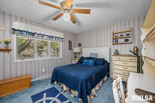 3210 QUAIL RIDGE Road, Bettendorf, IA 52722