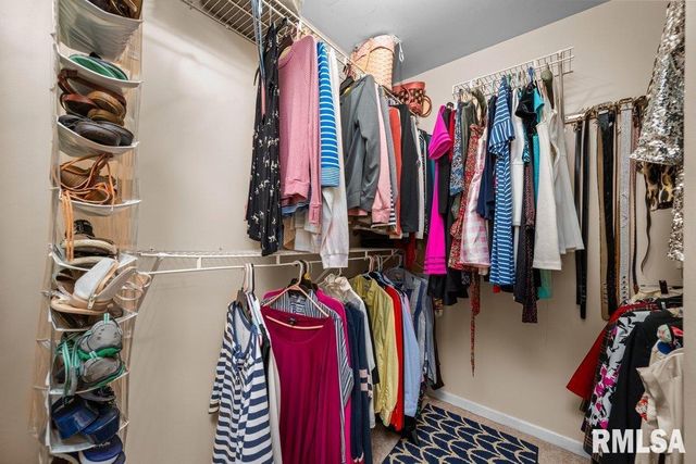 3210 QUAIL RIDGE Road, Bettendorf, IA 52722