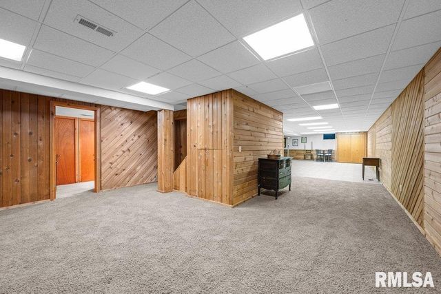 3210 QUAIL RIDGE Road, Bettendorf, IA 52722