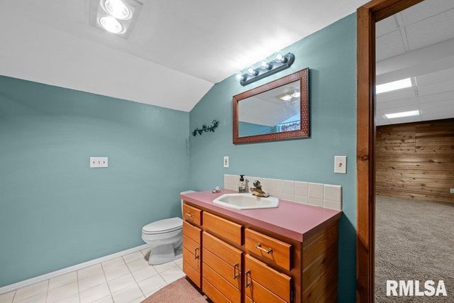 3210 QUAIL RIDGE Road, Bettendorf, IA 52722