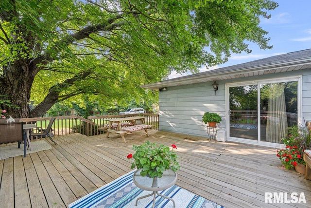 3210 QUAIL RIDGE Road, Bettendorf, IA 52722