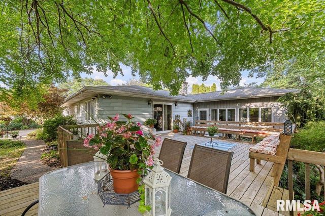 3210 QUAIL RIDGE Road, Bettendorf, IA 52722