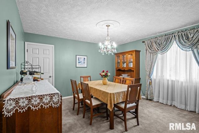 3210 QUAIL RIDGE Road, Bettendorf, IA 52722