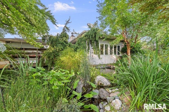 3210 QUAIL RIDGE Road, Bettendorf, IA 52722